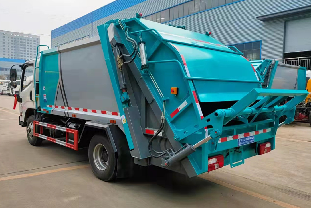 江鈴凱運(yùn)7方壓縮垃圾車