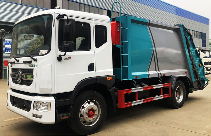 東風(fēng)D9，十方壓縮垃圾車