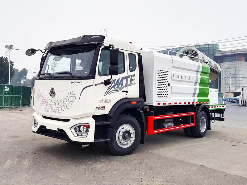 重汽豪沃MATE抑塵車(chē)